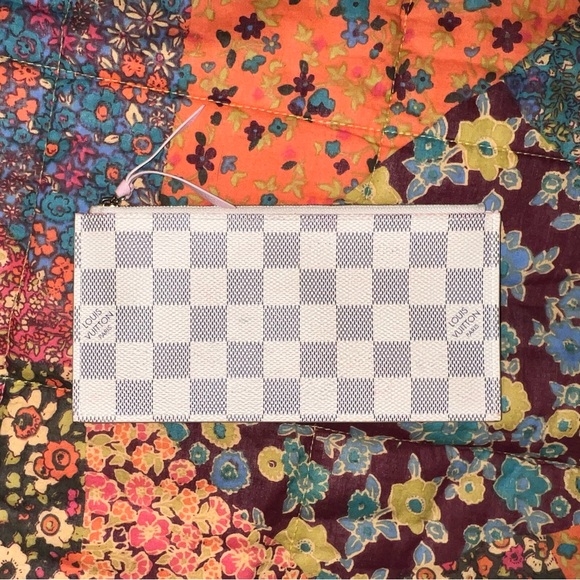 Louis Vuitton Card Wallet from Félicie Pochette Purse White